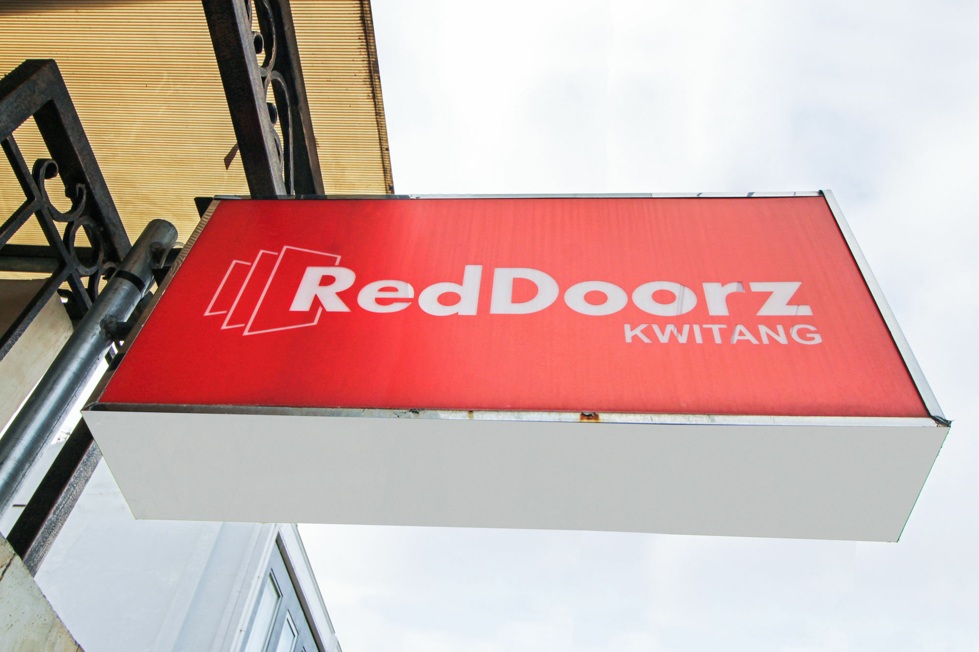 ホテル Reddoorz @ Kwitang ジャカルタ エクステリア 写真